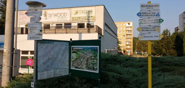 Mesto Brezová pod&nbsp;Bradlom osadilo nové letecké mapy mesta 2