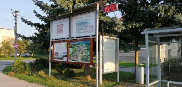 Mesto Brezová pod&nbsp;Bradlom osadilo nové letecké mapy mesta 3