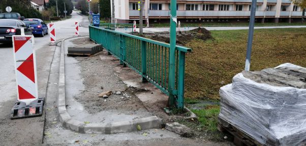 Rekonštrukcia chodníka na moste pri družstve 3