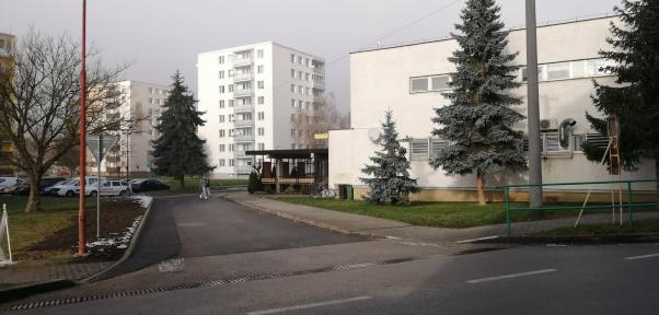 Rozšírenie cesty na Námestí 7. apríla 2